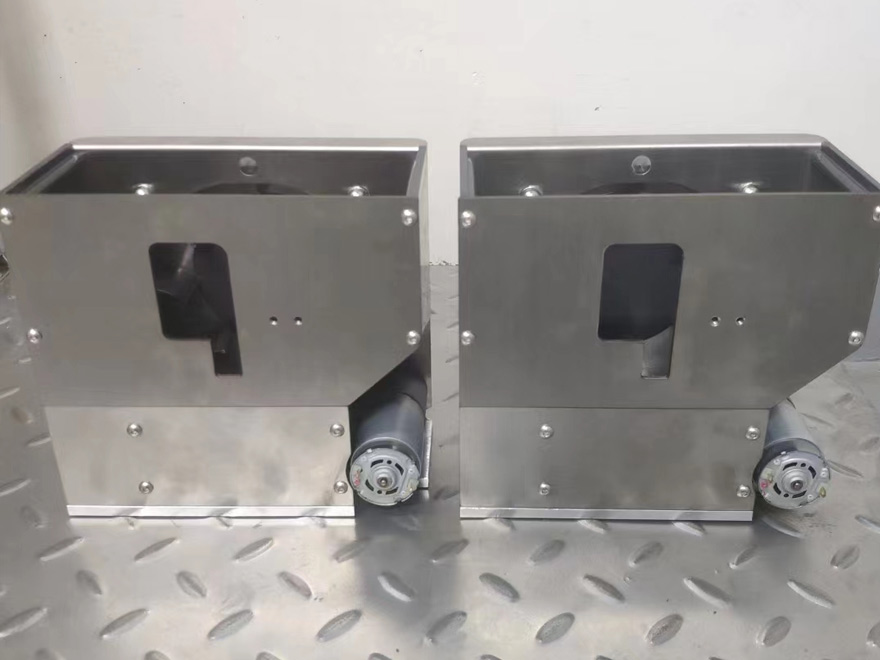 應(yīng)客戶需求，定制螺絲機(jī)料倉(cāng)進(jìn)程中